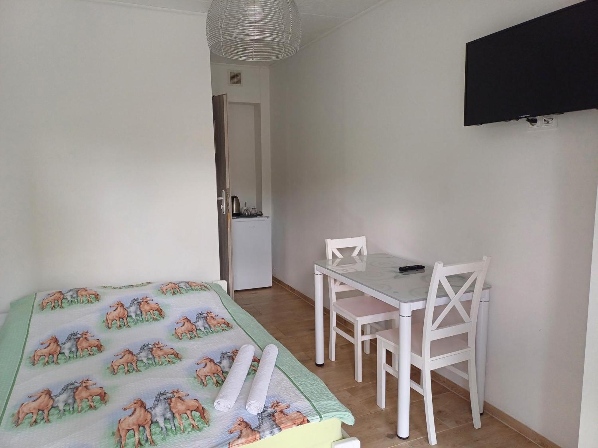 Gosciniec Solan Otel Jeleniow Dış mekan fotoğraf